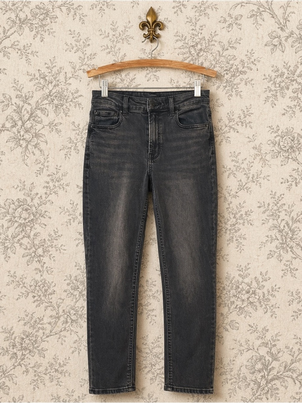 American Eagle faded gray stretch mom jeans 2